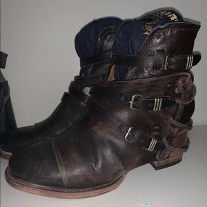 FREE BIRD BY STEVEN CRUE BROWN ANKLE BOOTS